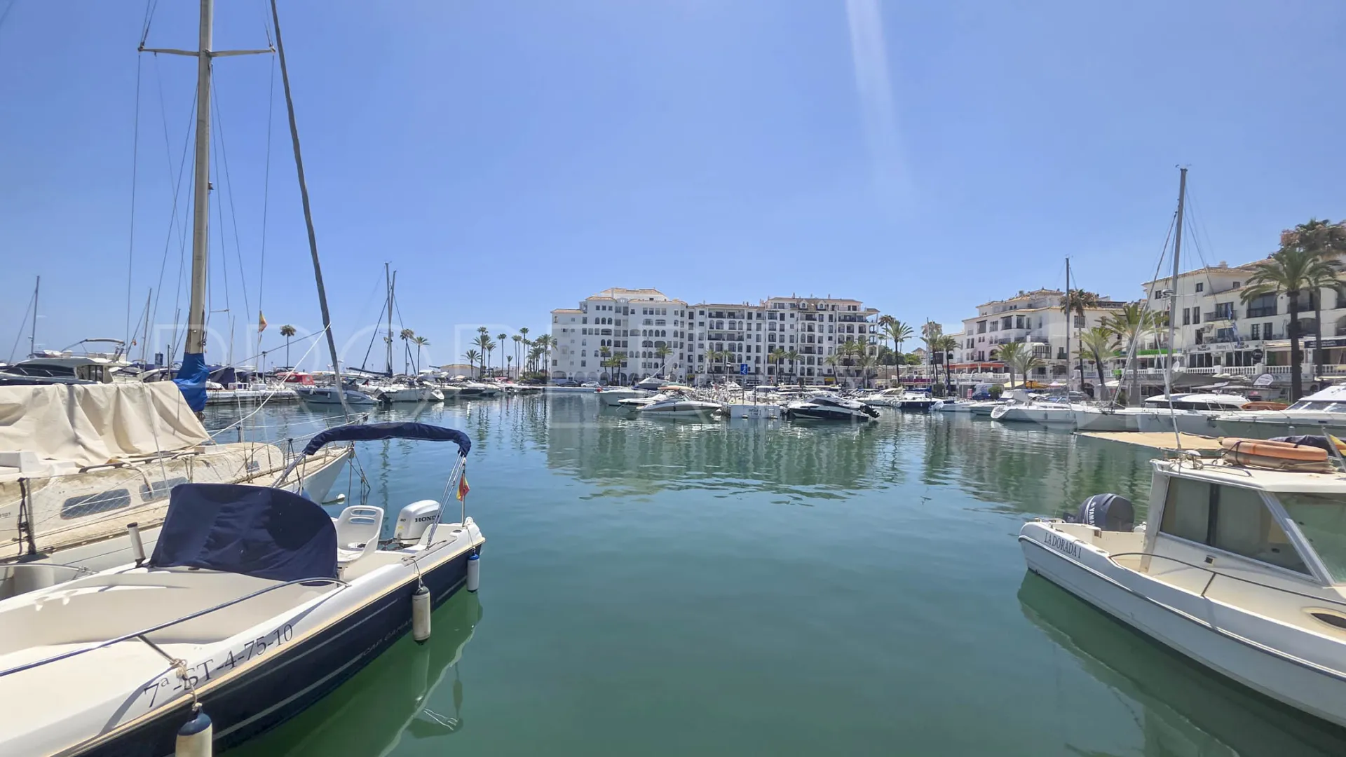Puerto La Duquesa apartment for sale