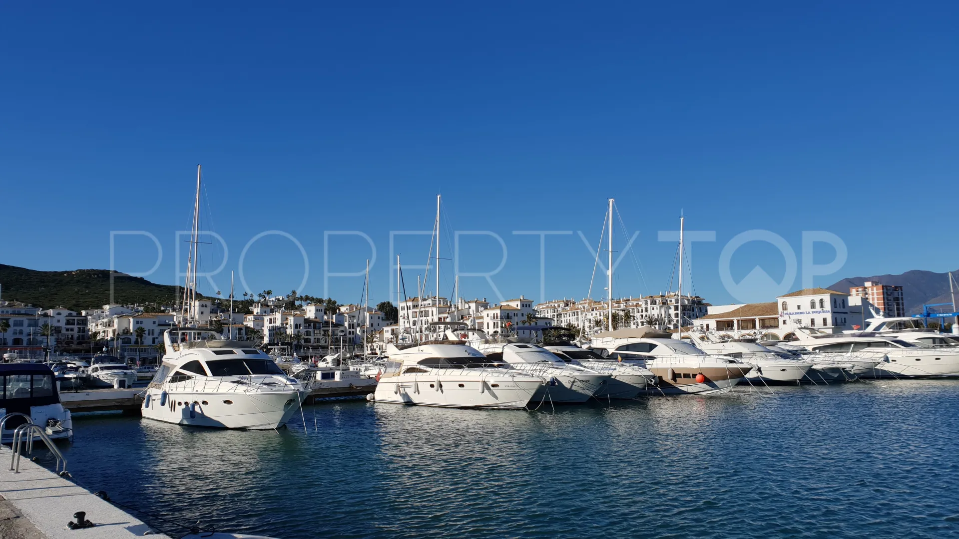 Puerto La Duquesa apartment for sale