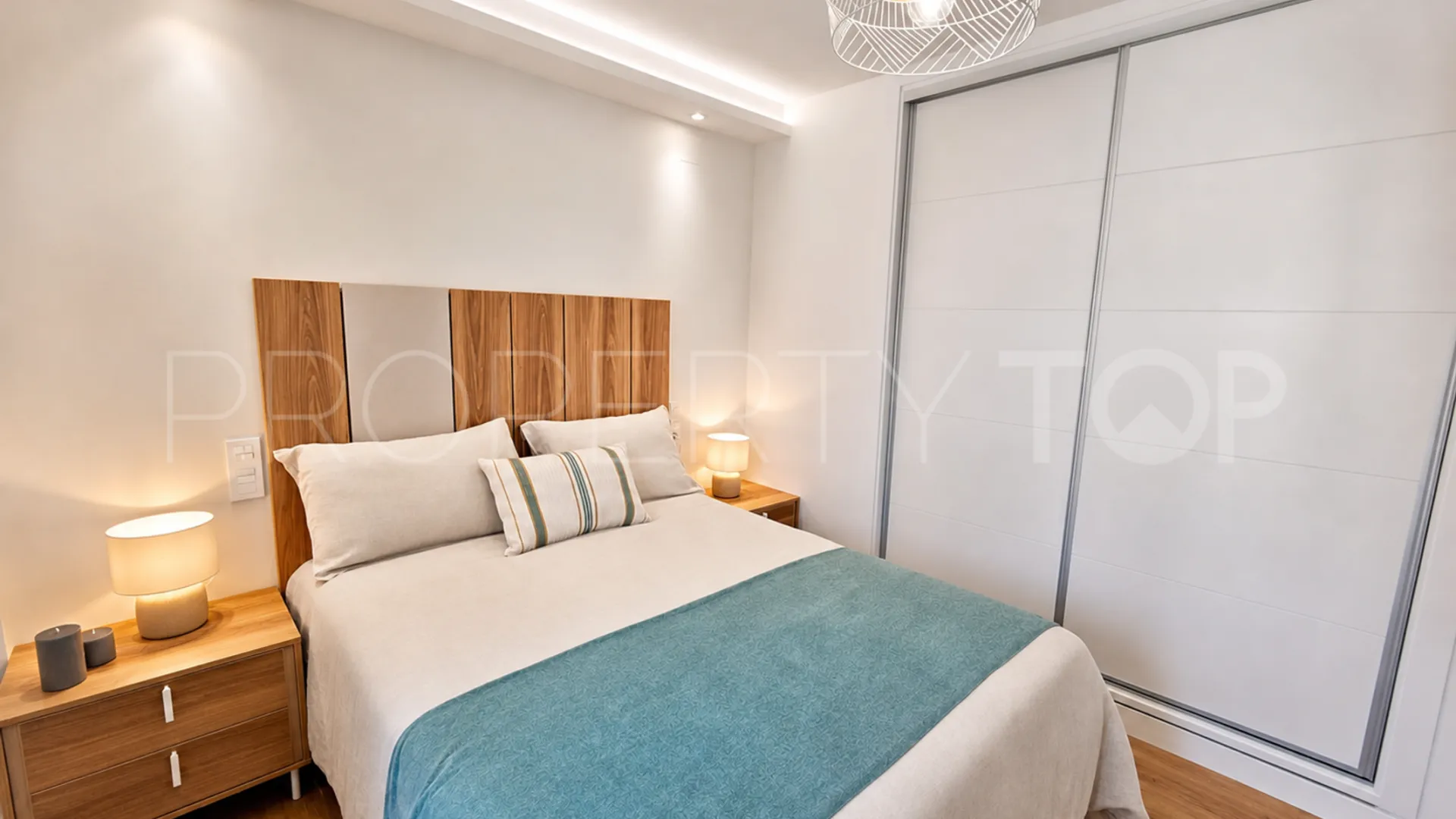 Puerto La Duquesa apartment for sale