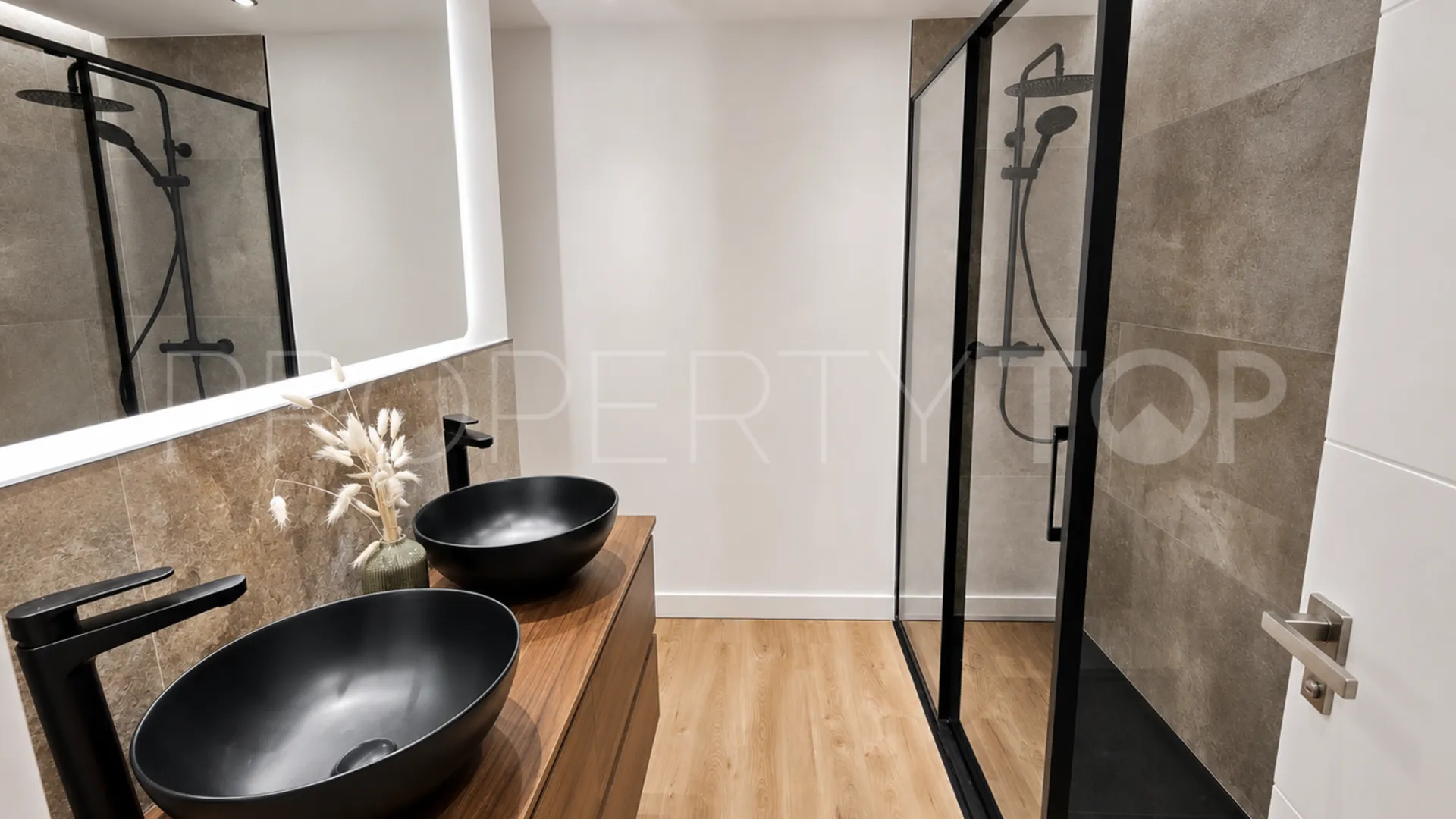 Puerto La Duquesa apartment for sale