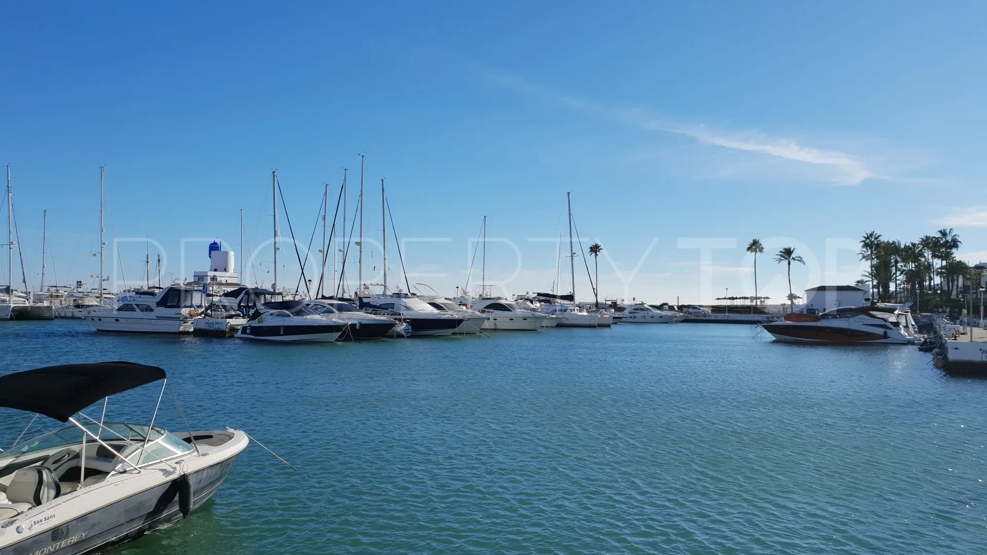 Puerto La Duquesa apartment for sale