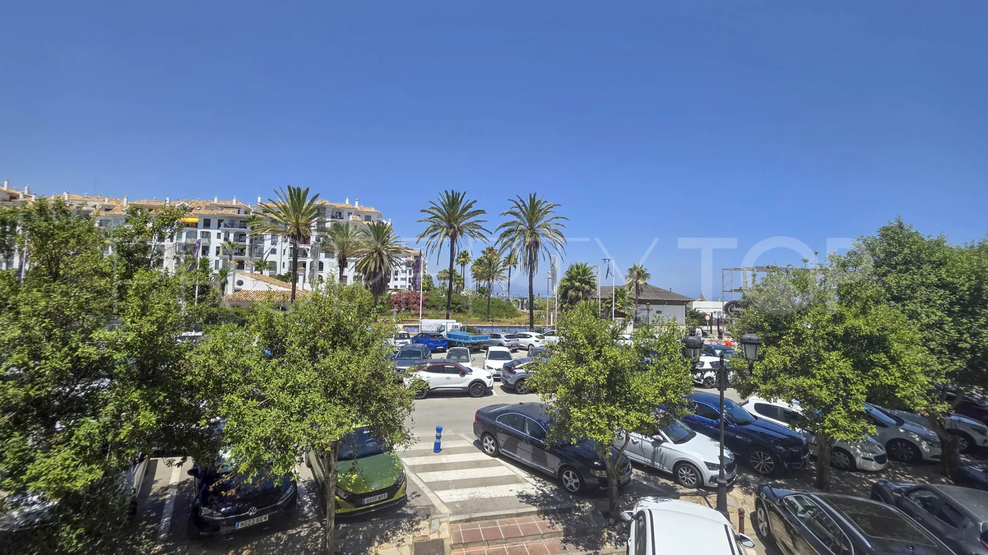 Puerto La Duquesa apartment for sale
