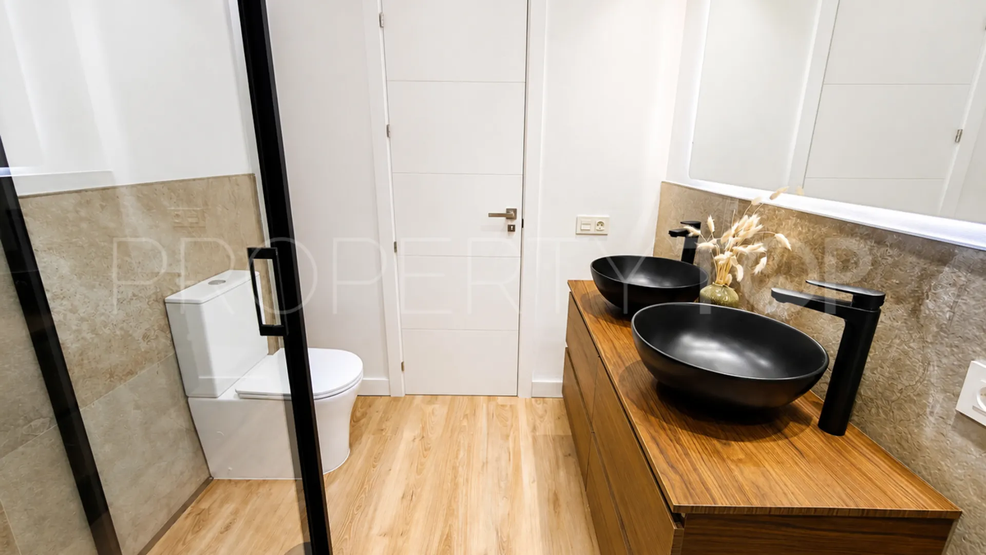 Puerto La Duquesa apartment for sale