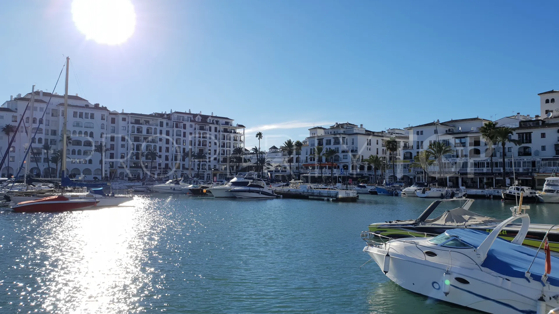 Puerto La Duquesa apartment for sale