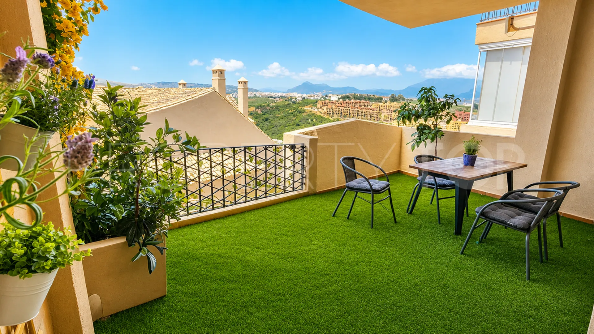 For sale apartment in La Duquesa with 2 bedrooms