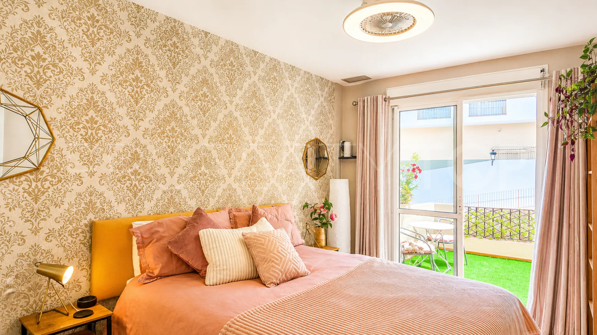 For sale apartment in La Duquesa with 2 bedrooms