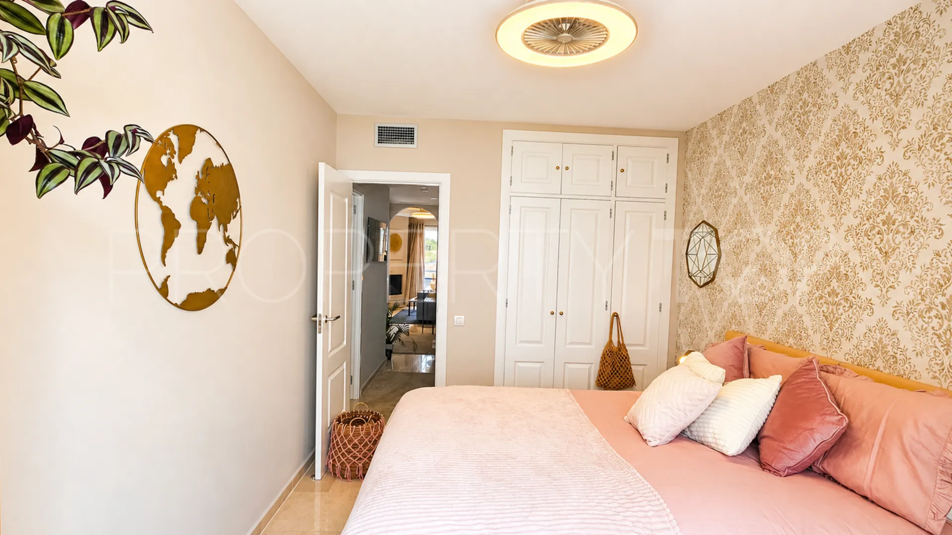 For sale apartment in La Duquesa with 2 bedrooms