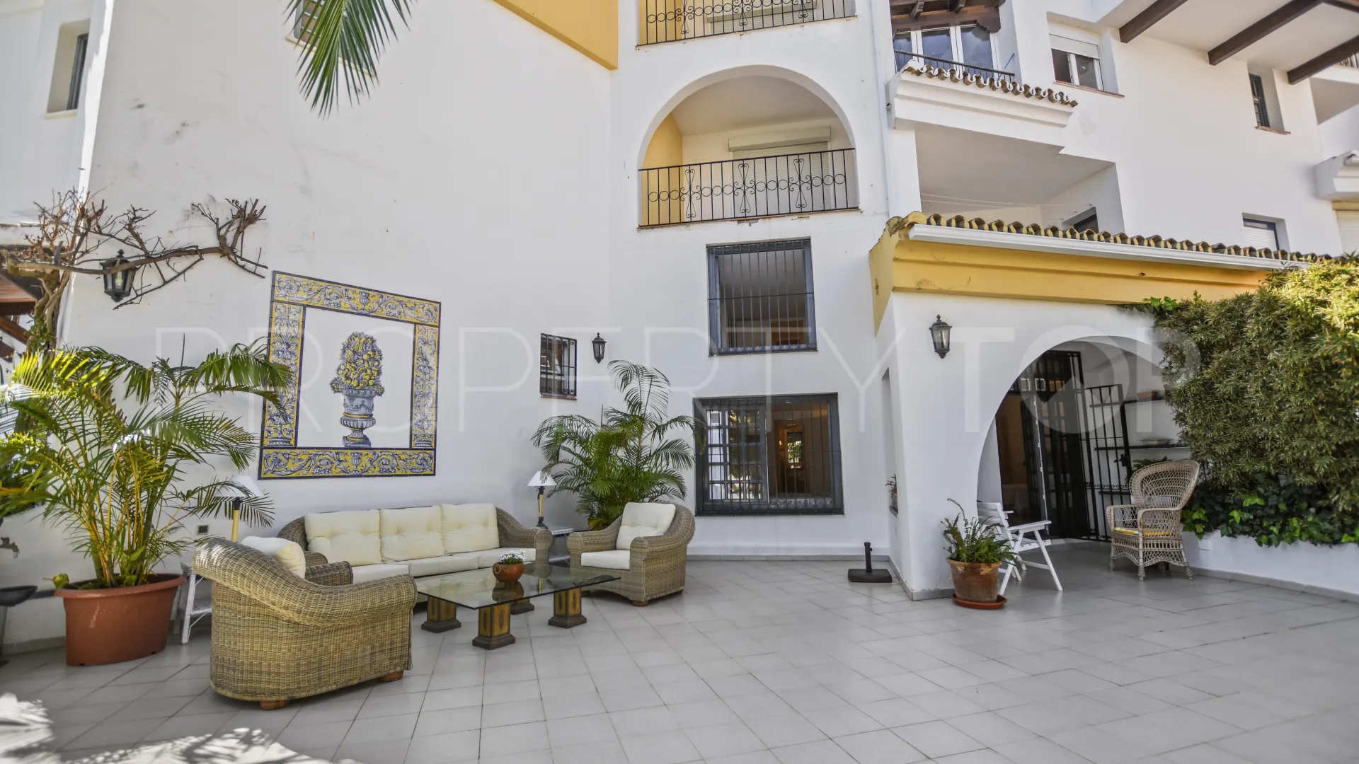 Ground floor apartment for sale in Marbella East