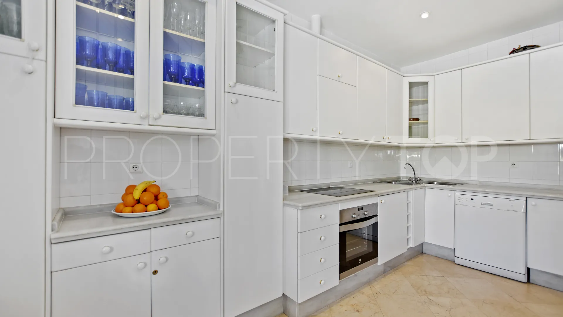 Ground floor apartment for sale in Marbella East