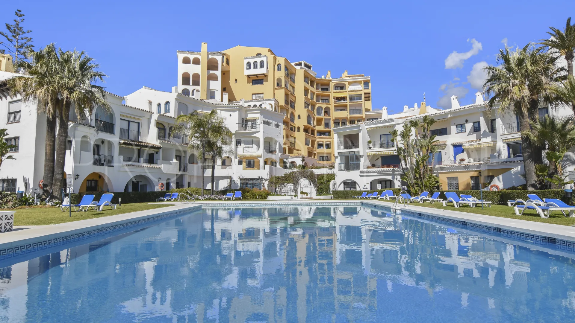 Ground floor apartment for sale in Marbella East