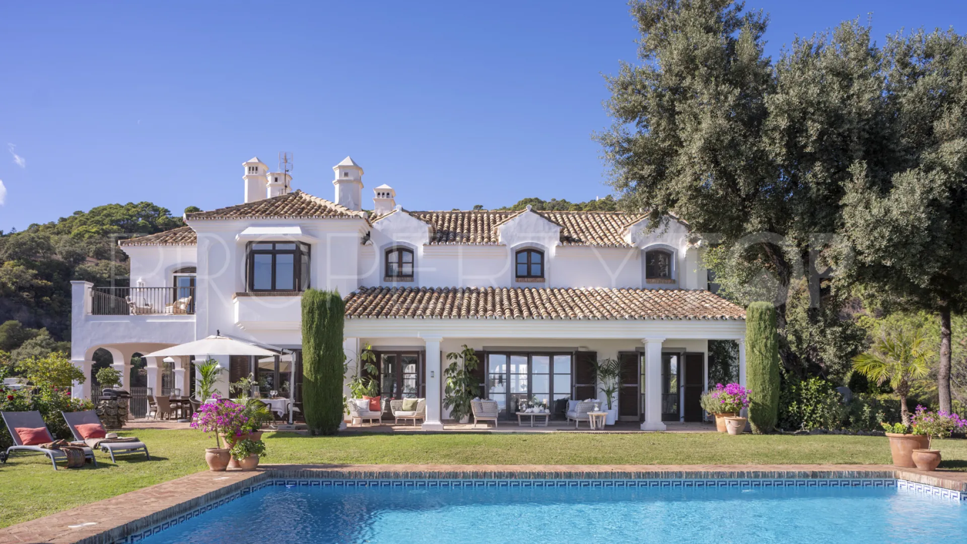 For sale El Madroñal villa