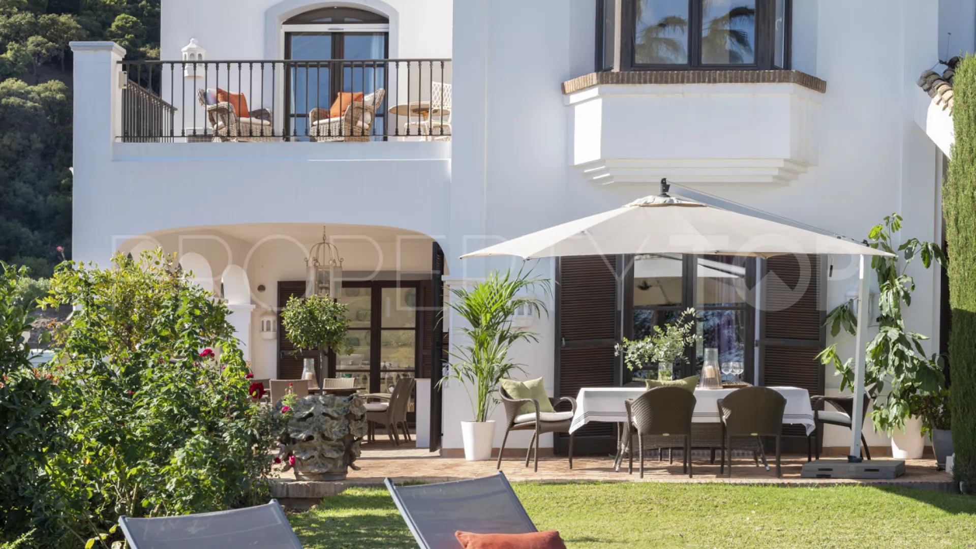 For sale El Madroñal villa