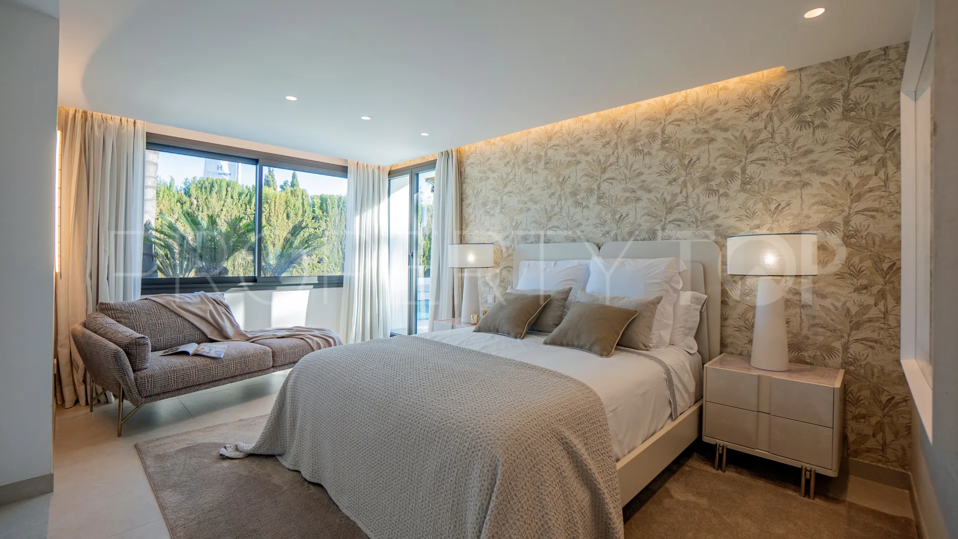 For sale Nueva Andalucia villa with 4 bedrooms
