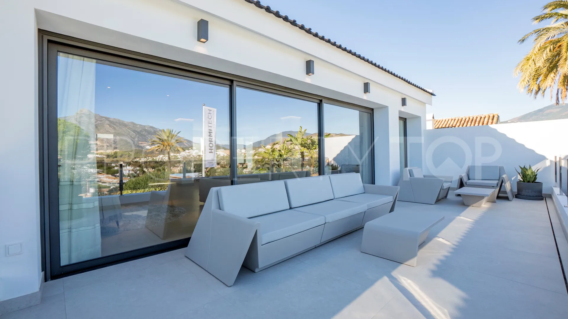 For sale Nueva Andalucia villa with 4 bedrooms