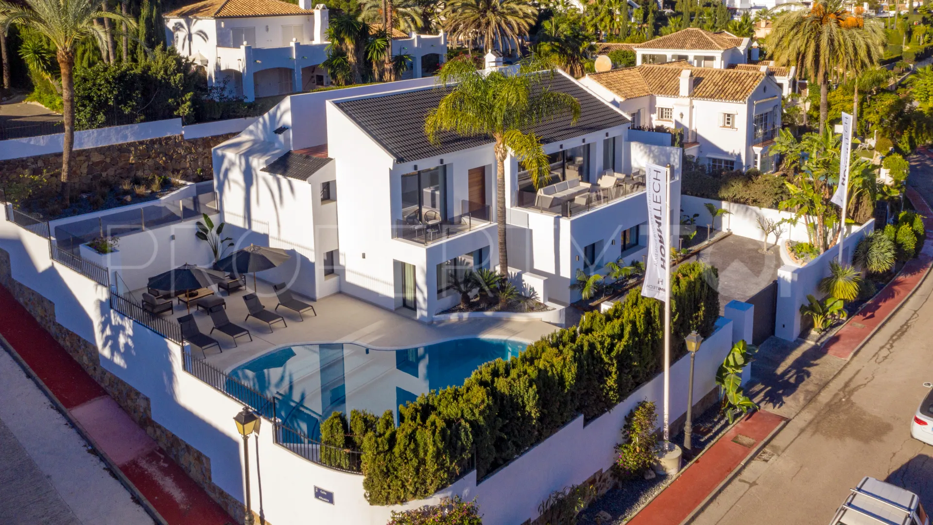 For sale Nueva Andalucia villa with 4 bedrooms