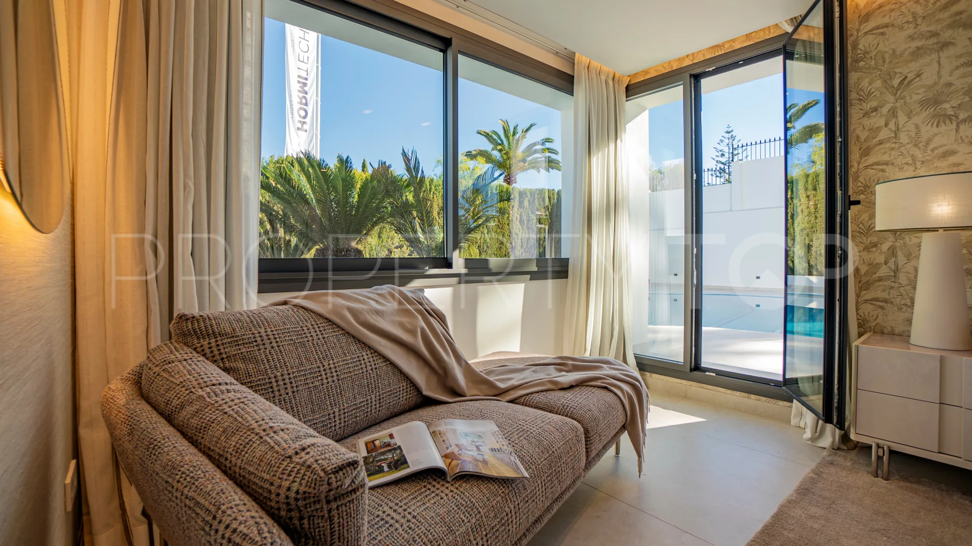 For sale Nueva Andalucia villa with 4 bedrooms