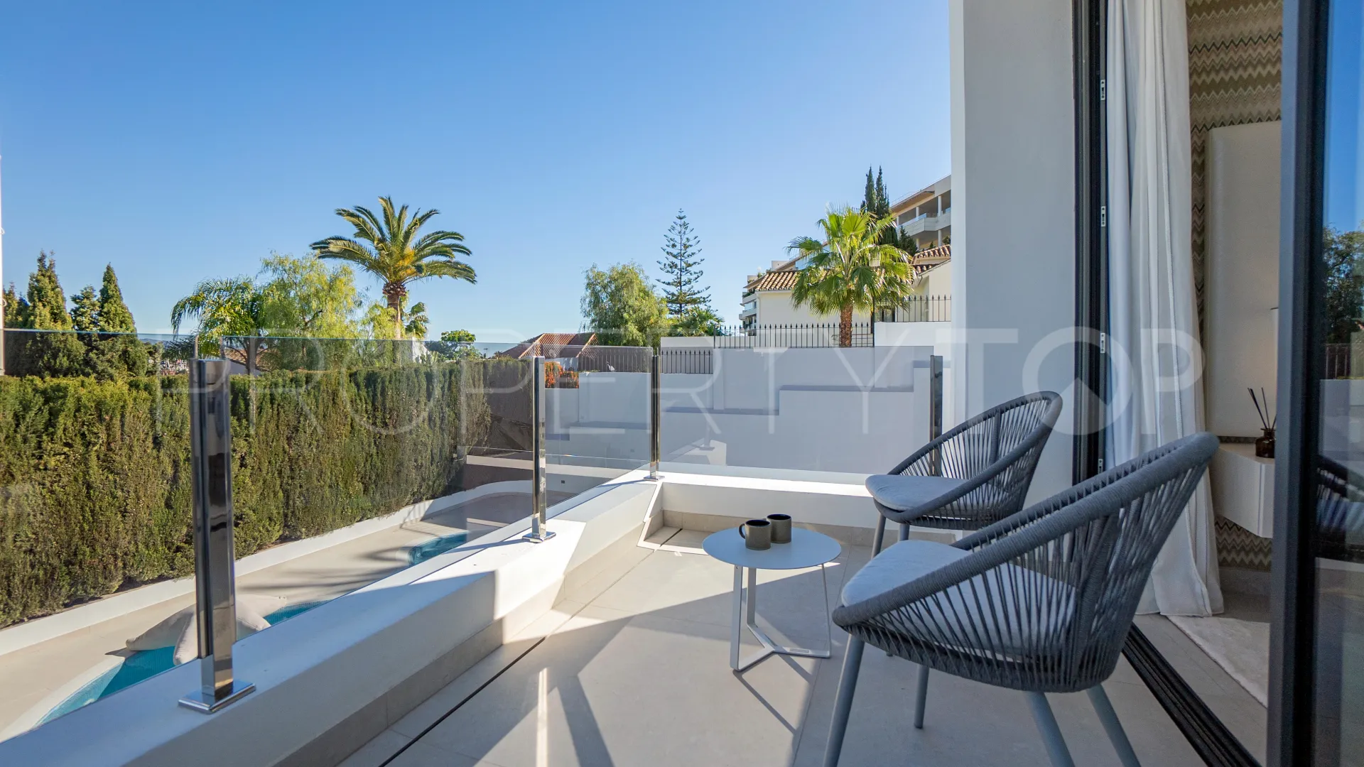 For sale Nueva Andalucia villa with 4 bedrooms