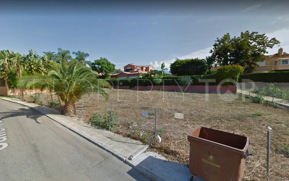 Villa for sale in Guadalmina Baja