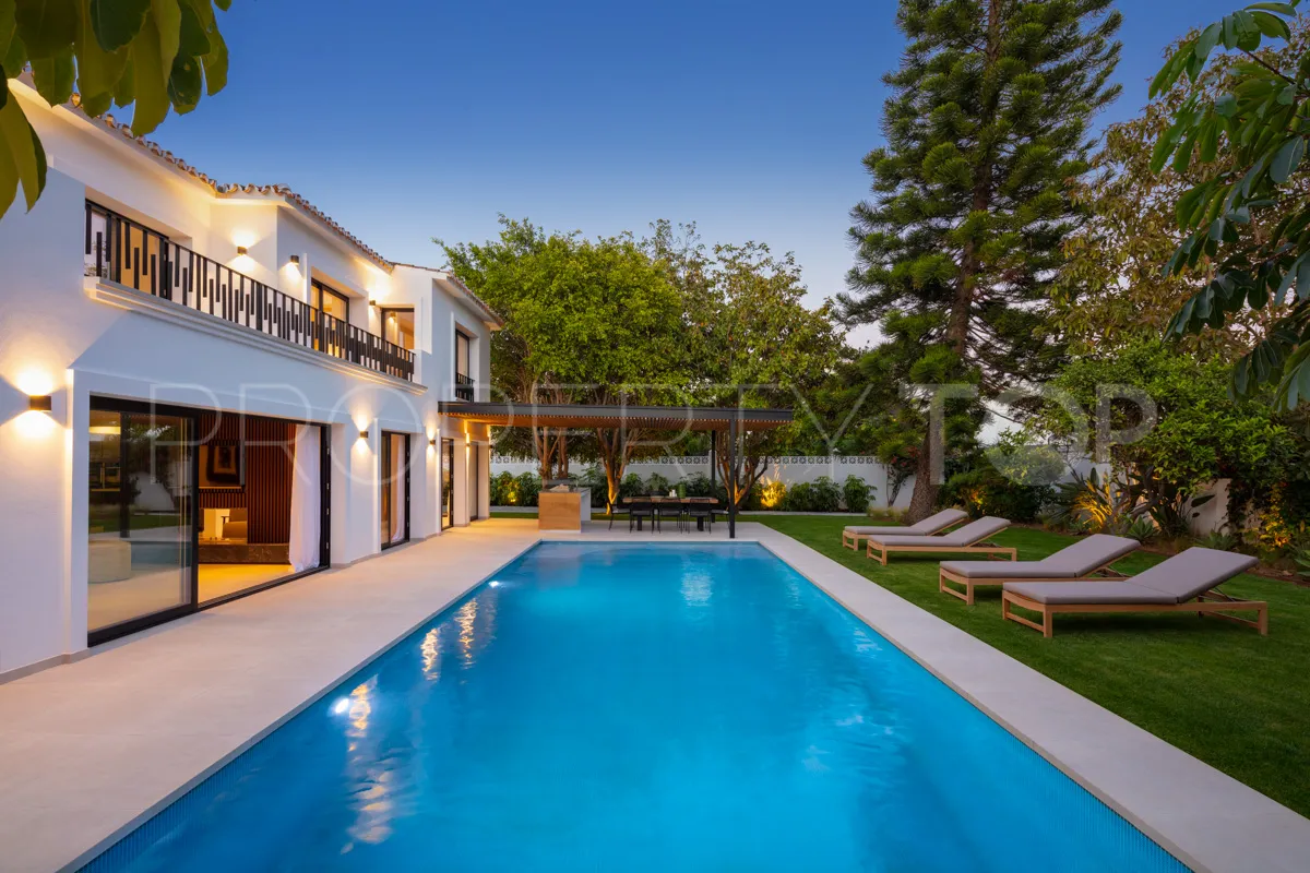 Comprar villa en Marbella - Puerto Banus