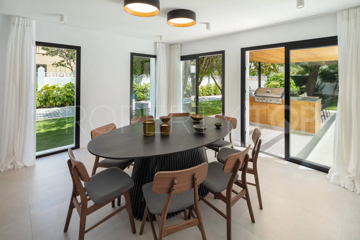 Comprar villa en Marbella - Puerto Banus