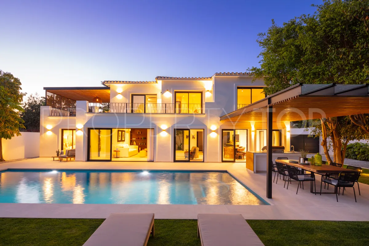 Comprar villa en Marbella - Puerto Banus