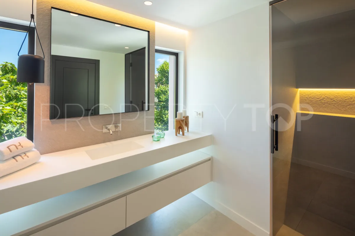 Comprar villa en Marbella - Puerto Banus