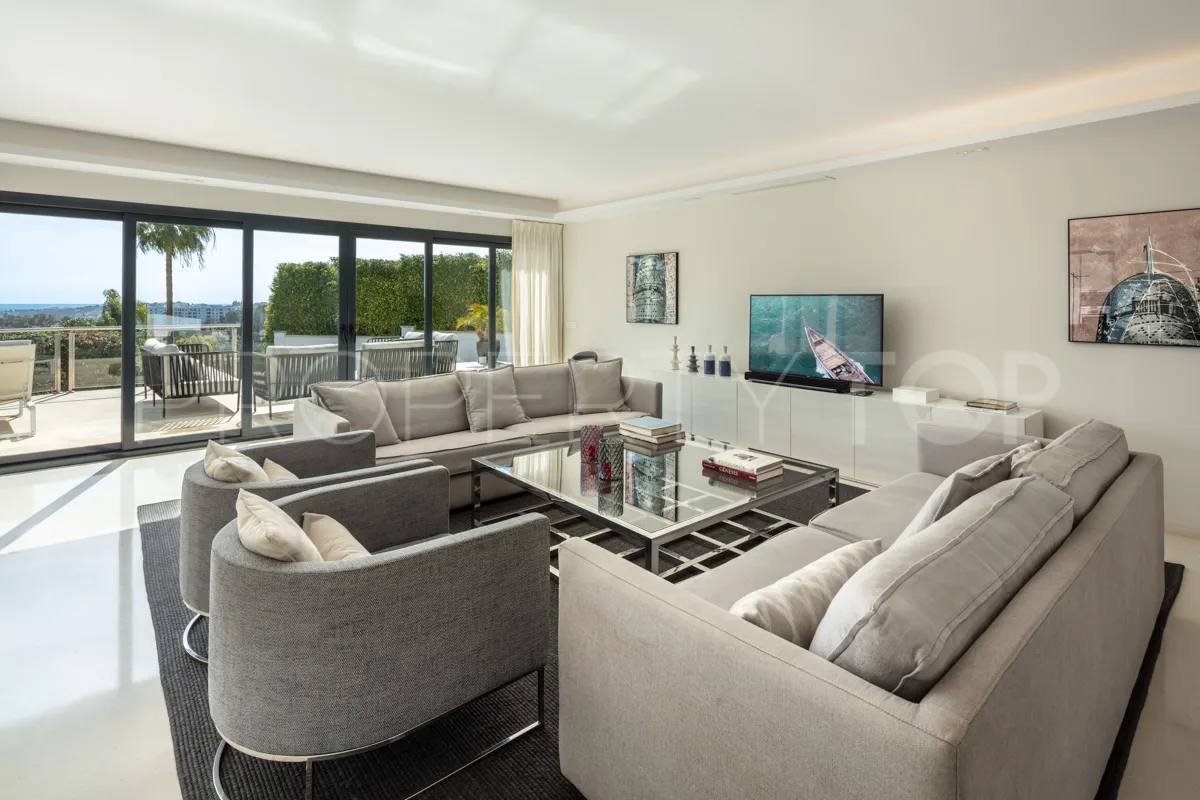 5 bedrooms villa for sale in Nueva Andalucia