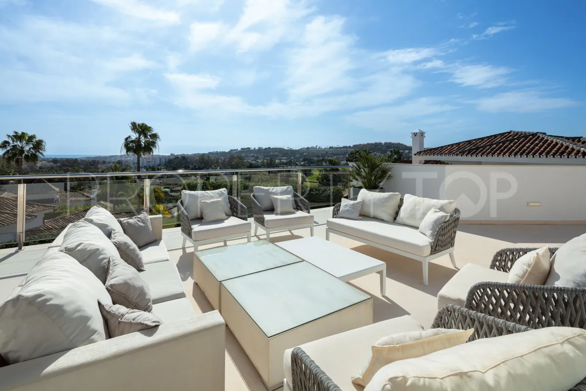 5 bedrooms villa for sale in Nueva Andalucia