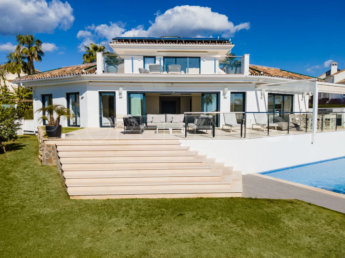 5 bedrooms villa for sale in Nueva Andalucia