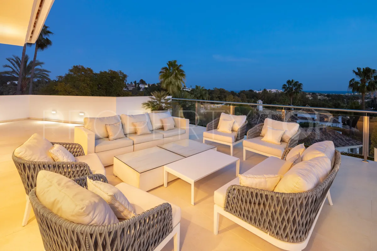 5 bedrooms villa for sale in Nueva Andalucia