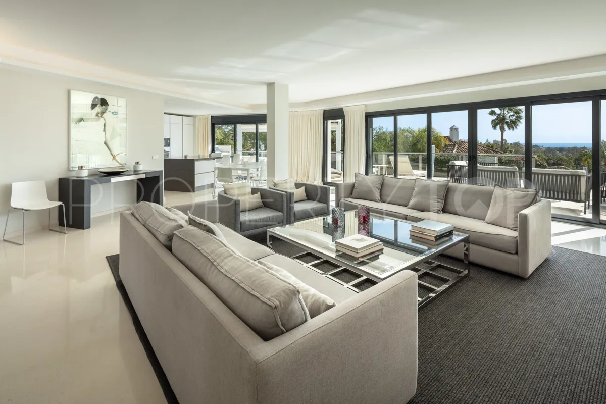 5 bedrooms villa for sale in Nueva Andalucia