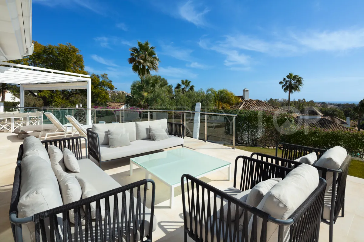 5 bedrooms villa for sale in Nueva Andalucia