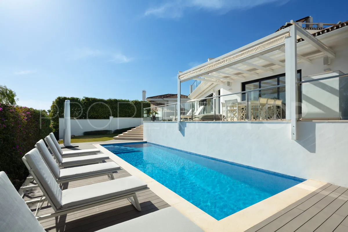 5 bedrooms villa for sale in Nueva Andalucia