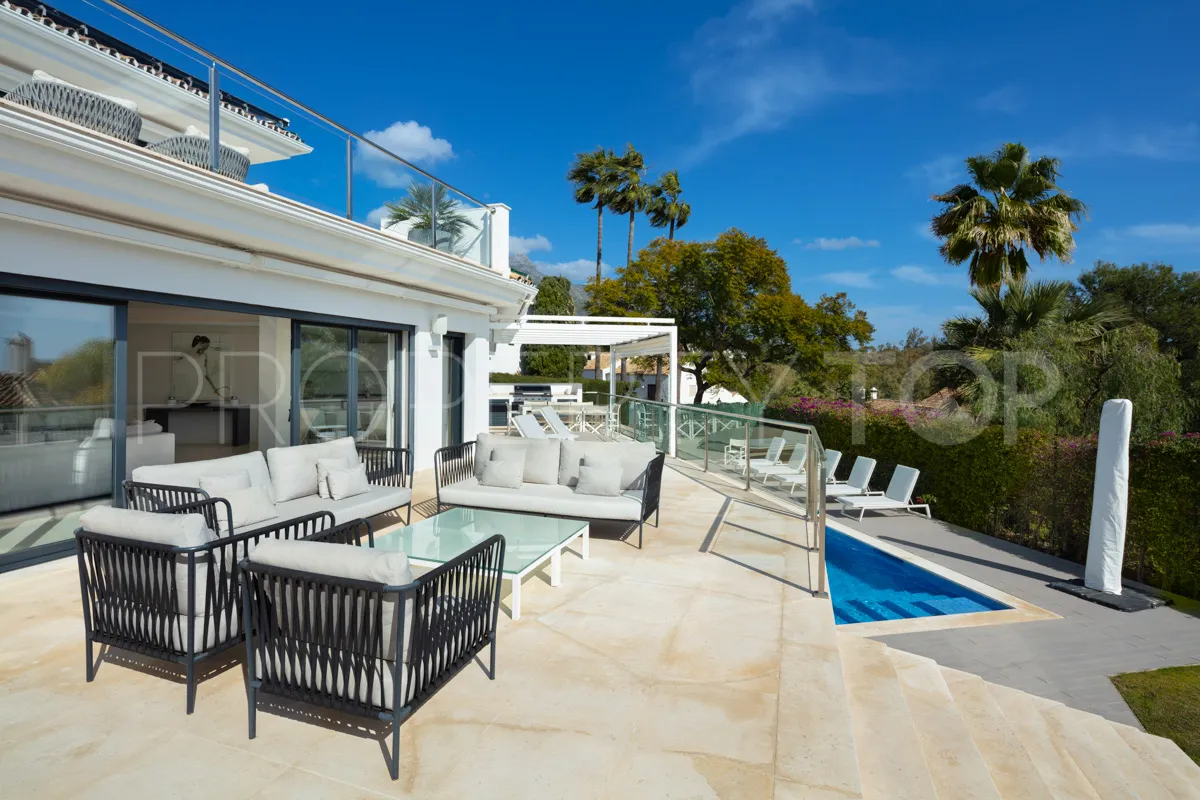5 bedrooms villa for sale in Nueva Andalucia