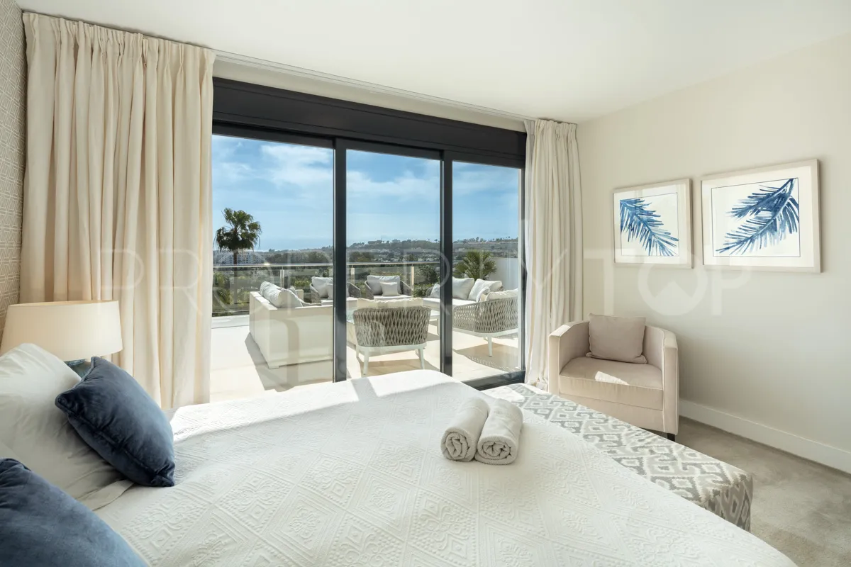 5 bedrooms villa for sale in Nueva Andalucia
