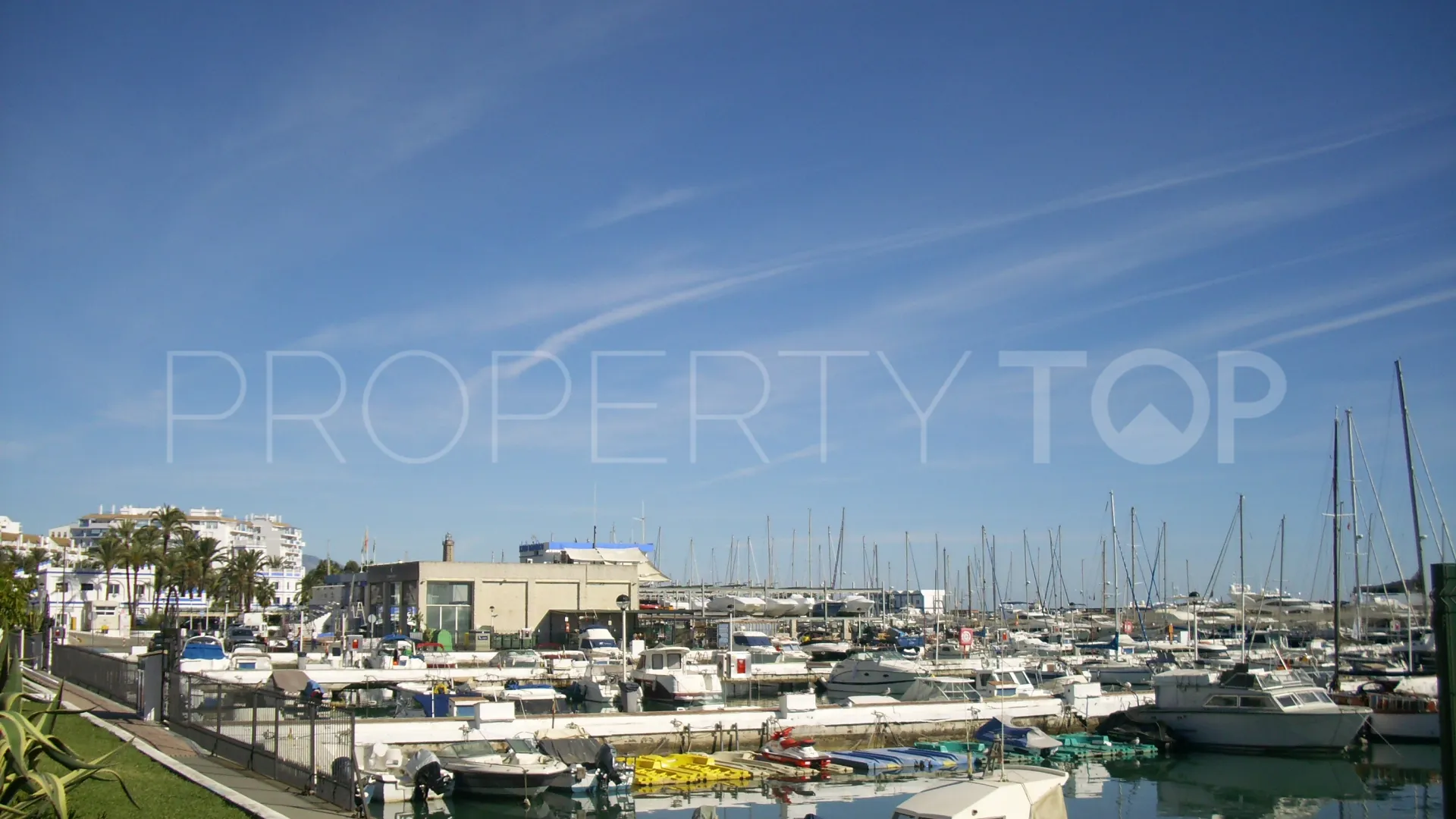 Estepona, apartamento planta baja en venta de 2 dormitorios