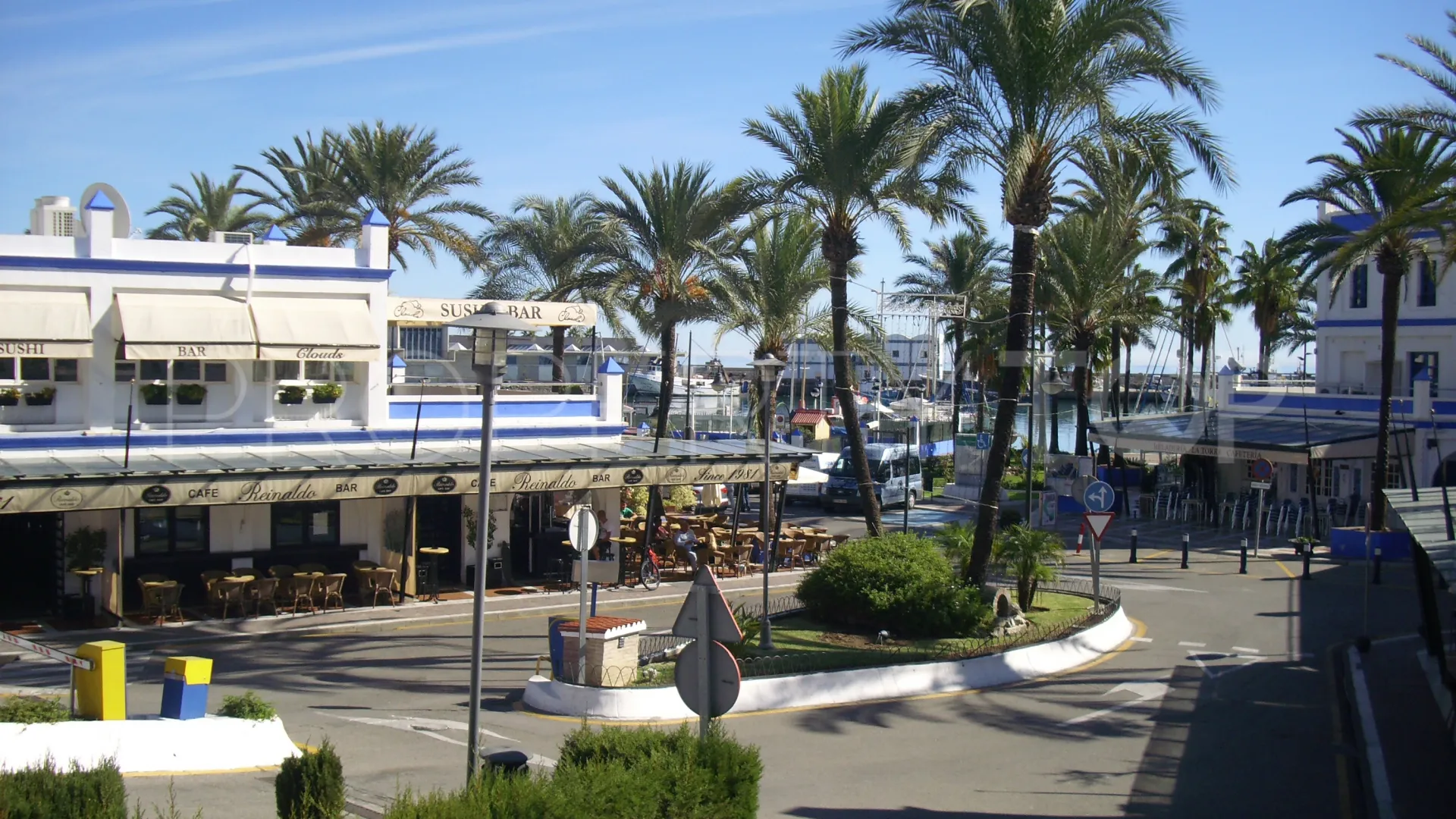 Estepona, apartamento planta baja en venta de 2 dormitorios