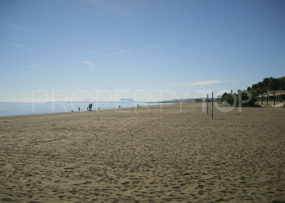 Estepona, apartamento planta baja en venta de 2 dormitorios