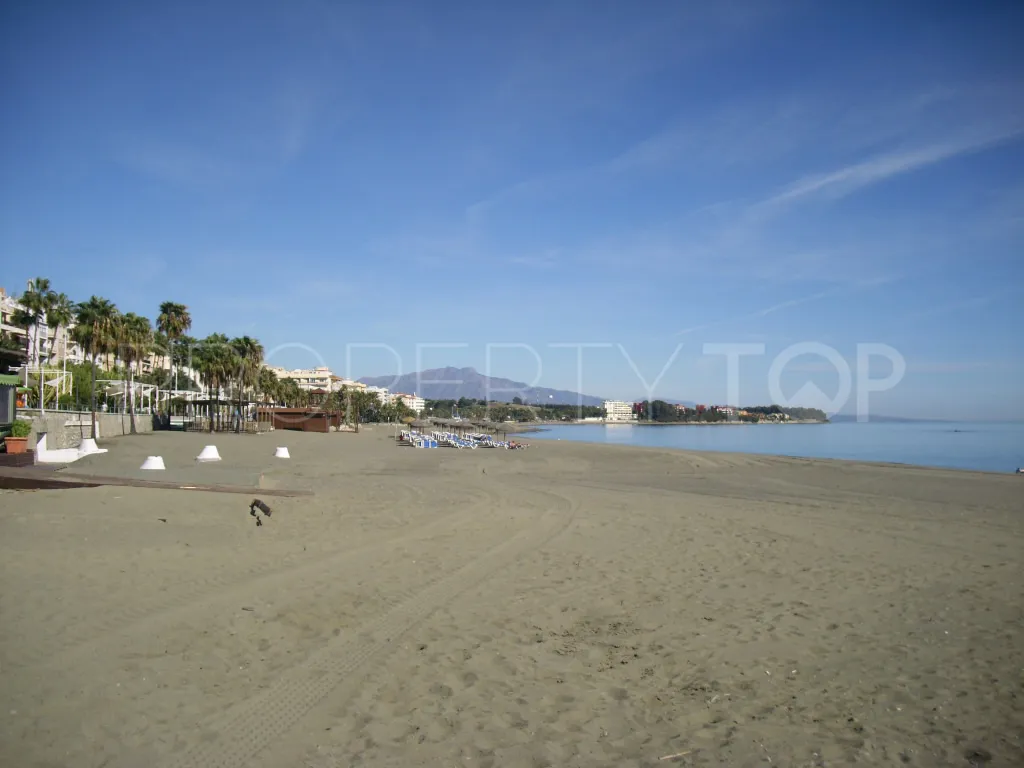 Estepona, apartamento planta baja en venta de 2 dormitorios