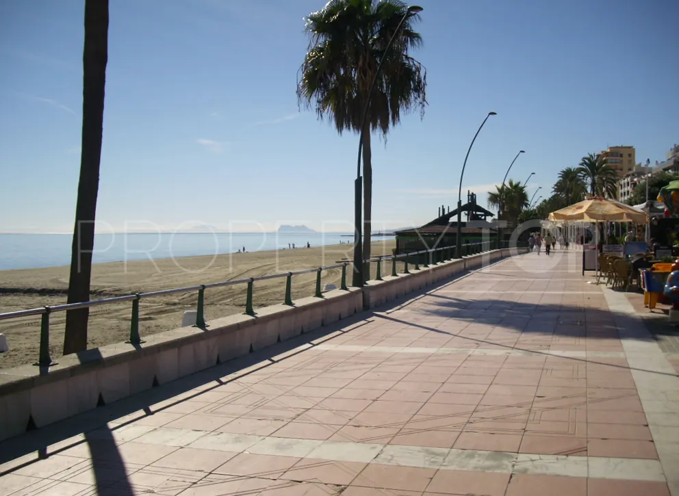 Estepona, apartamento planta baja en venta de 2 dormitorios