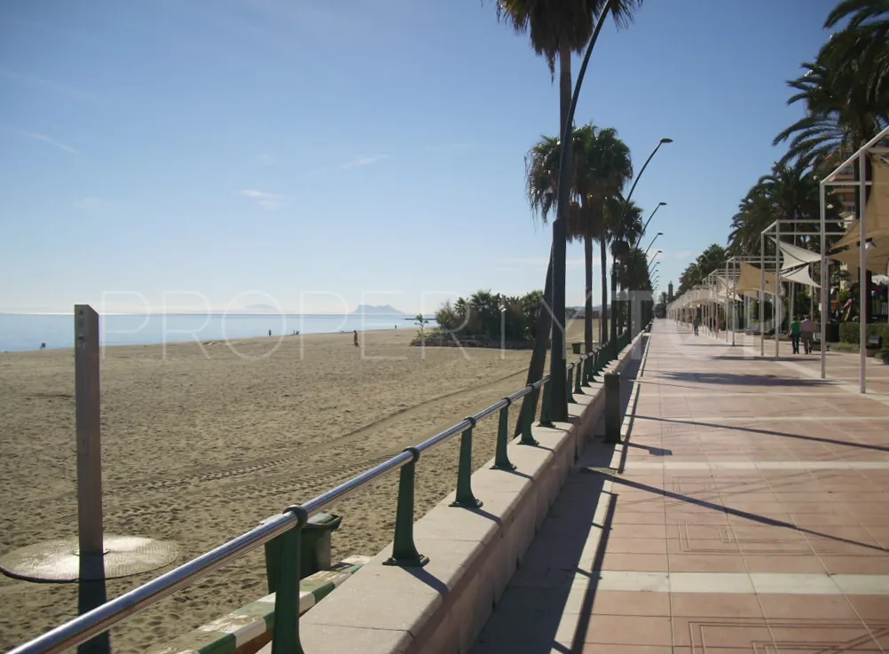 Estepona, apartamento planta baja en venta de 2 dormitorios