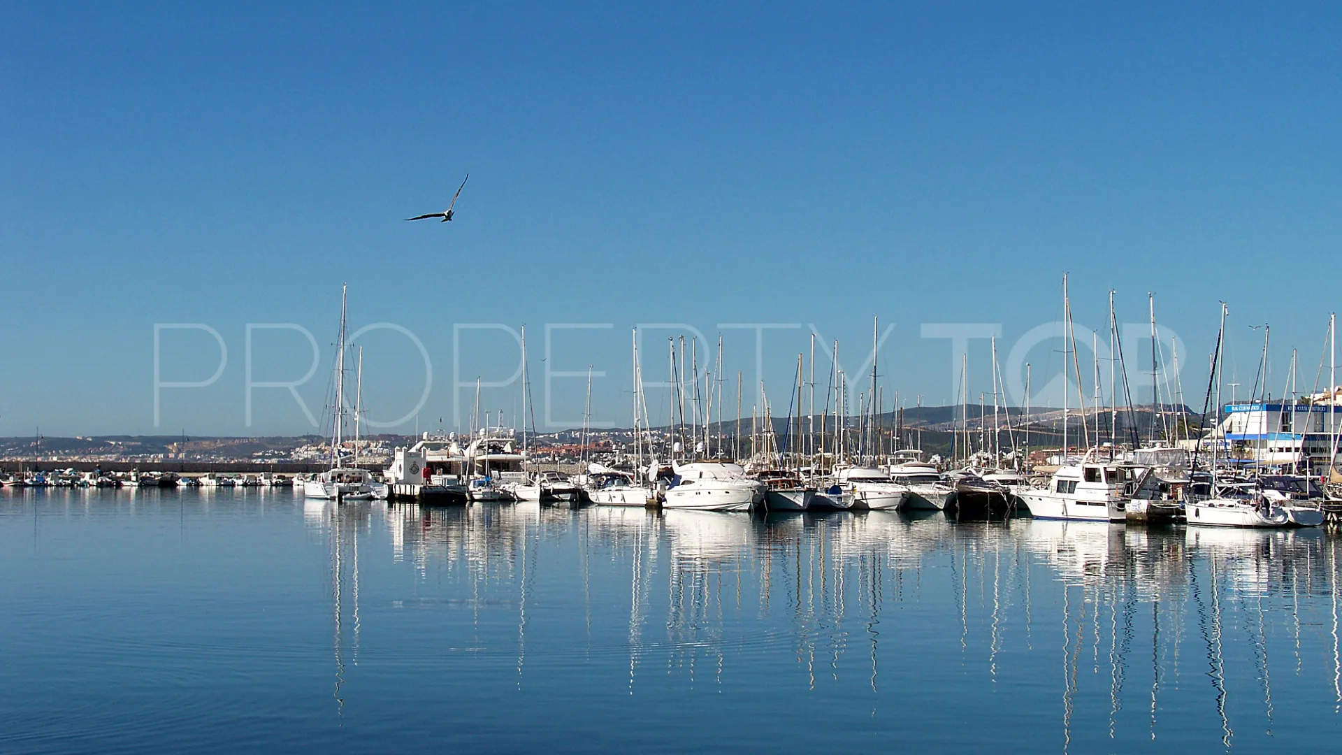 Se vende apartamento con 3 dormitorios en Estepona