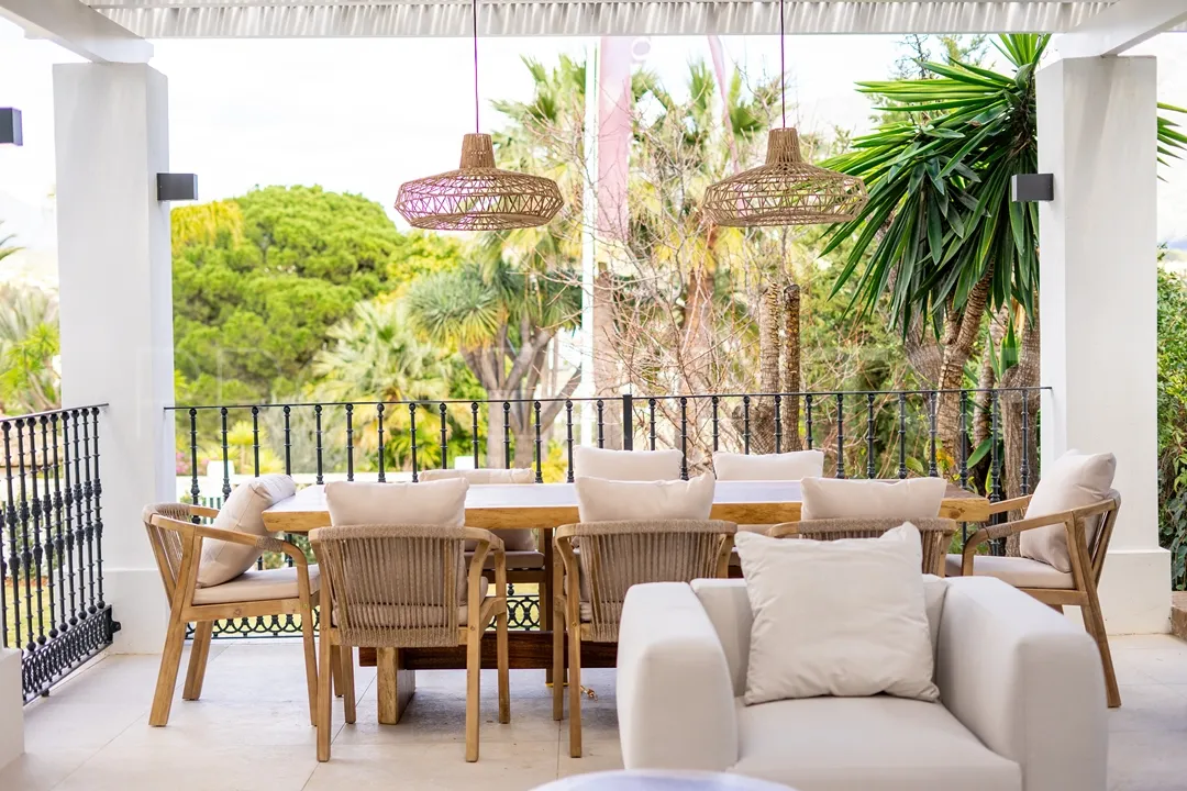 Villa for sale in Nueva Andalucia