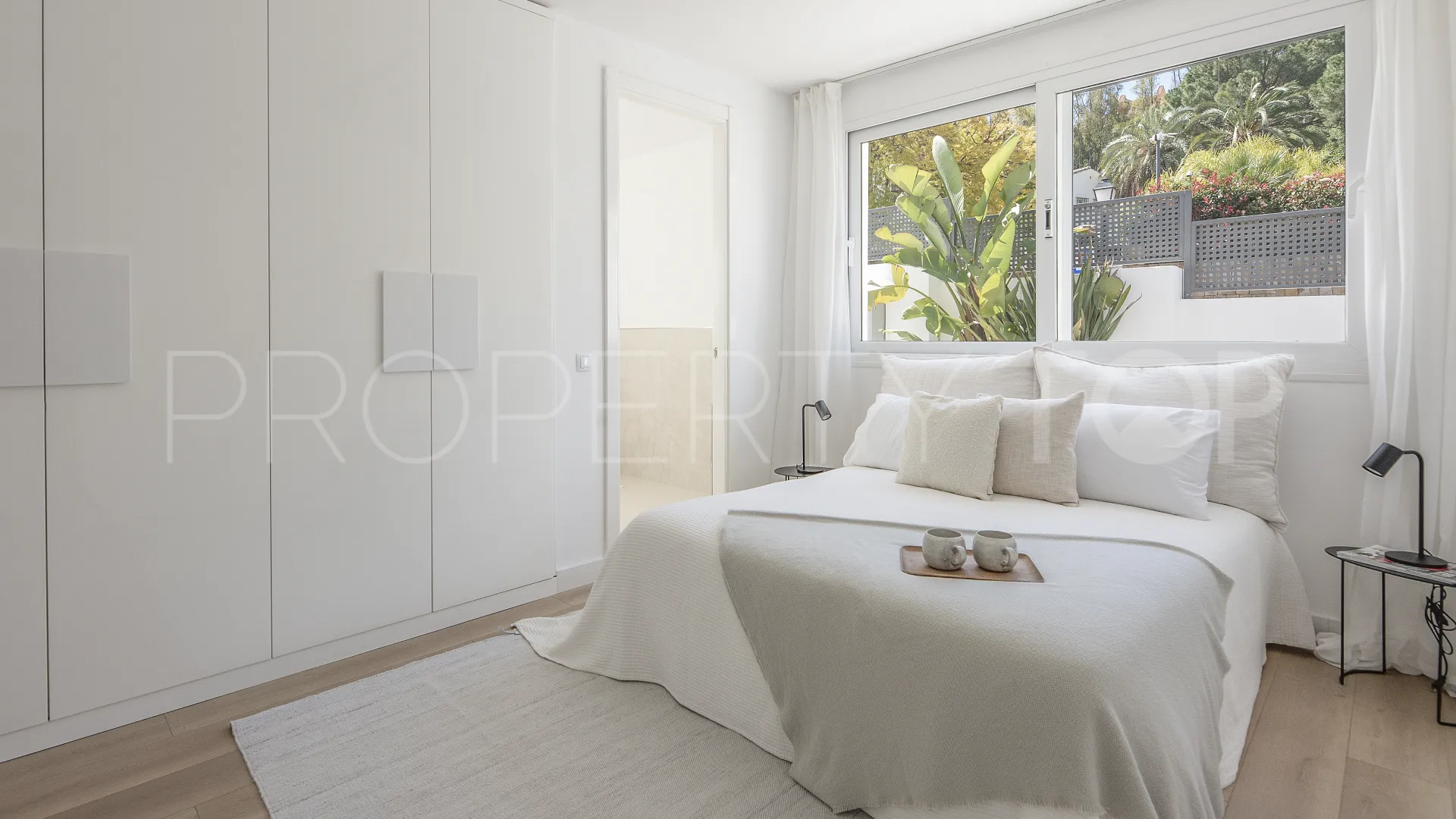 Nueva Andalucia, villa en venta de 4 dormitorios
