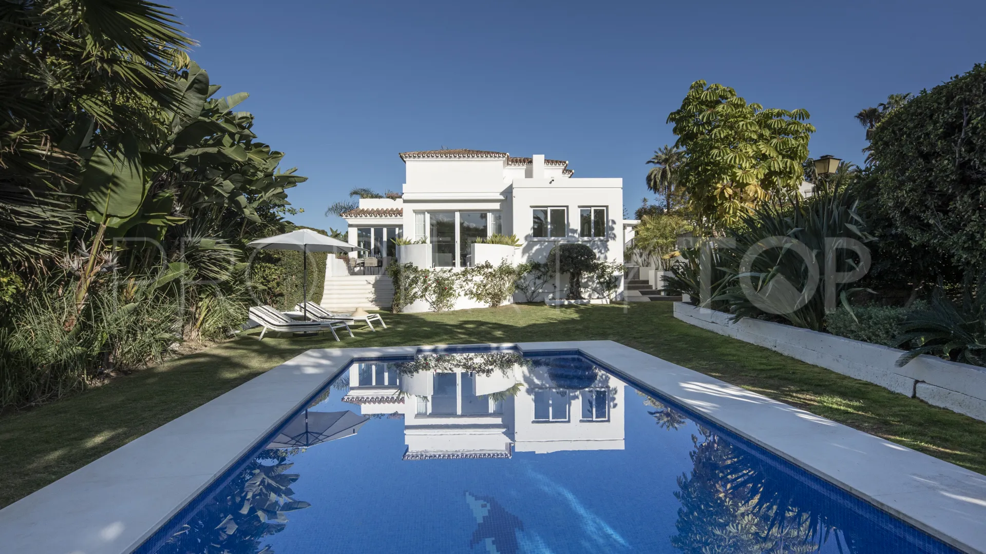 Nueva Andalucia, villa en venta de 4 dormitorios