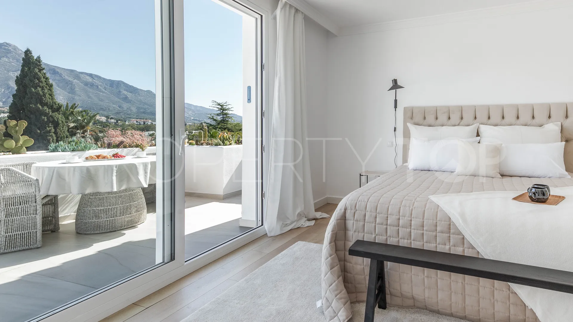 Nueva Andalucia, villa en venta de 4 dormitorios
