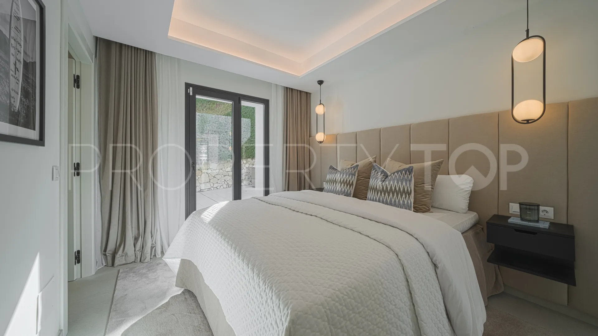 For sale 4 bedrooms villa in Nueva Andalucia