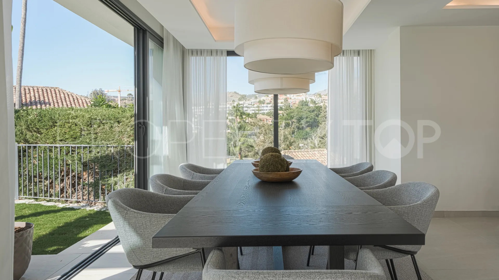 For sale 4 bedrooms villa in Nueva Andalucia