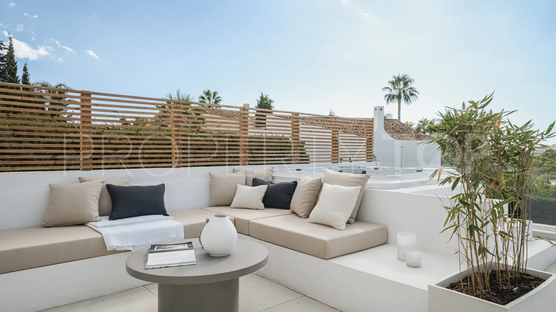 For sale 4 bedrooms villa in Nueva Andalucia