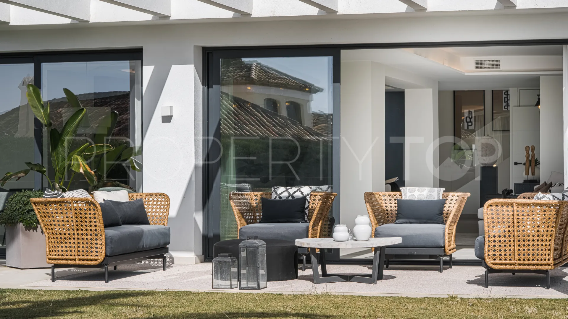 For sale 4 bedrooms villa in Nueva Andalucia